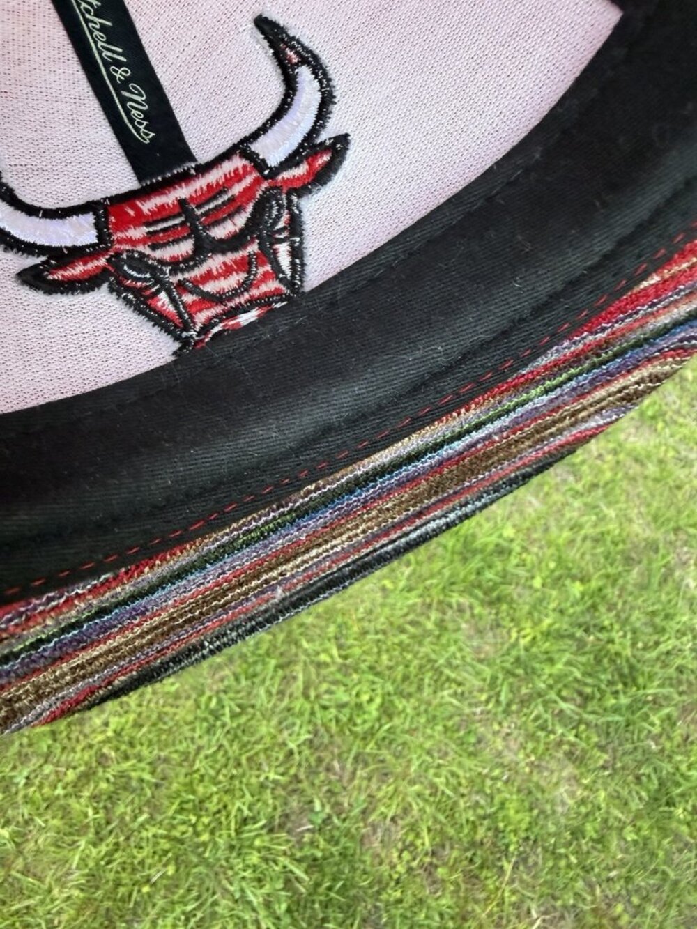 Mitchell & Ness Chicago Bulls tapestry rainbow embroidered snapback streetwear - Picture 11 of 12